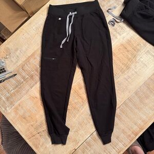 Women's Black Zamora™ - Jogger Scrub Petite Pants - XXS Petite - Moss